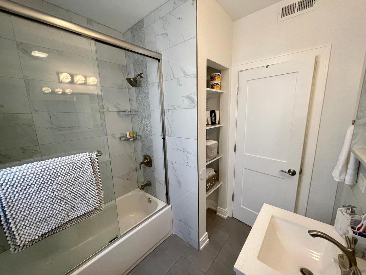 The Blue Golden Luxury Modern 3- Bedroom Apartment In Chicago Dış mekan fotoğraf